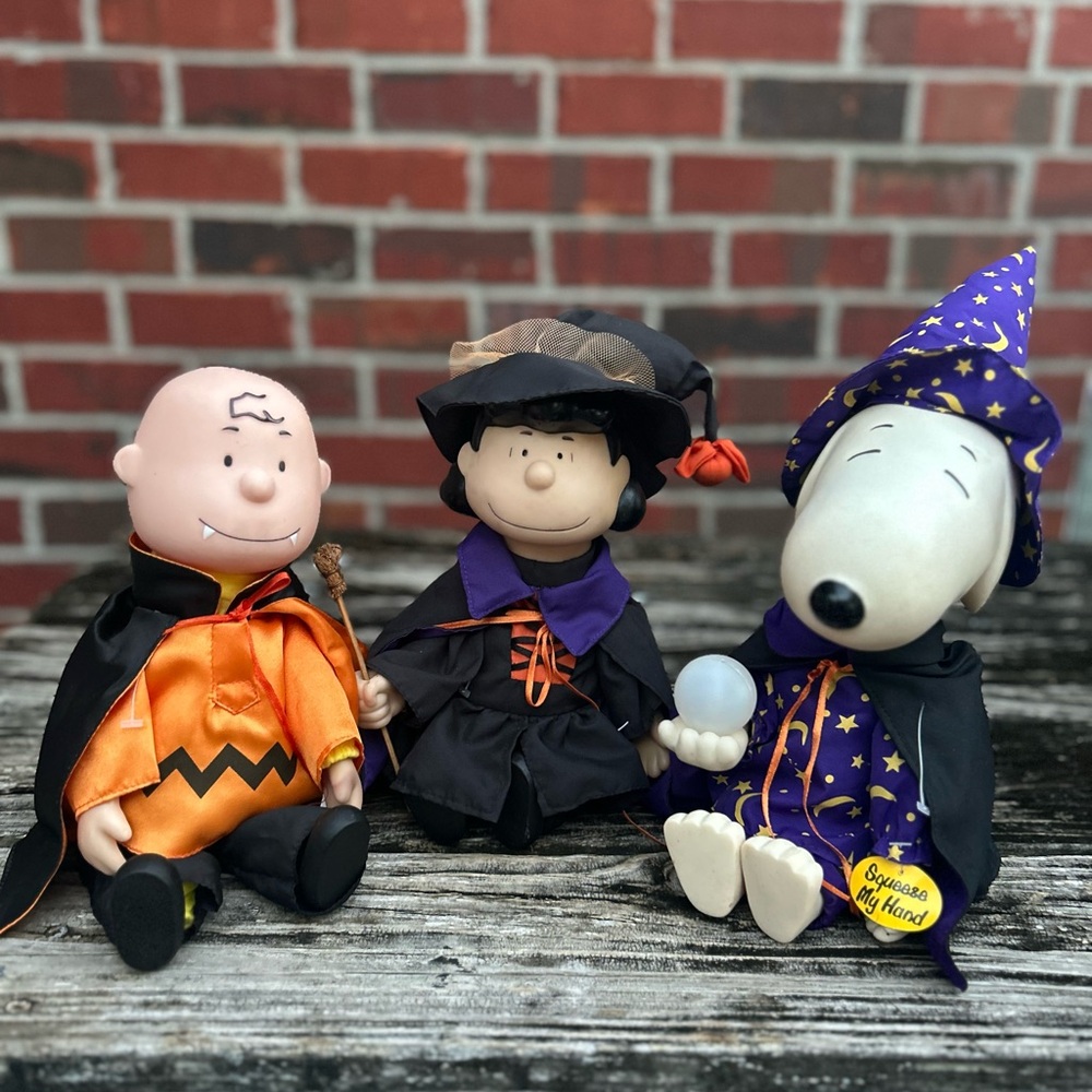 Gemmy Peanuts Halloween Dancing Dracula Charlie Brown Witch Lucy Wizard Snoopy